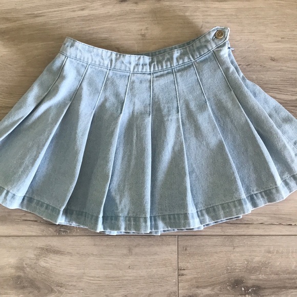 Forever 21 Other - Forever 21 Denim Skirt Size 9/10 🌸